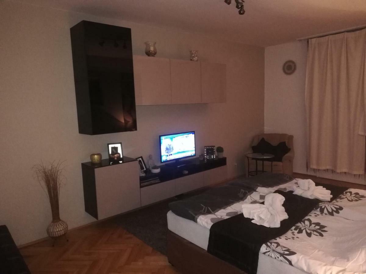Heni Apartman ナジカニジャ エクステリア 写真